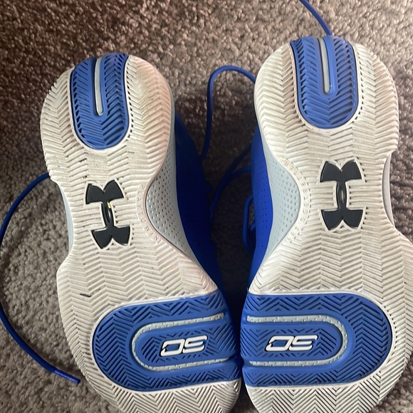 Steph curry shoes - Picture 2 of 3